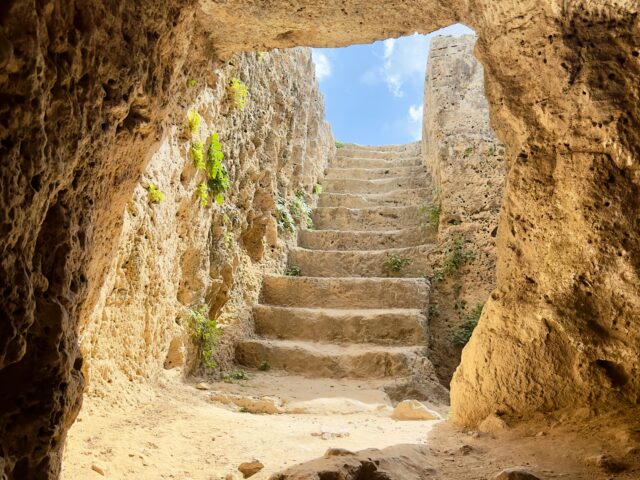 Paphos - Tombs of the Kings (8)